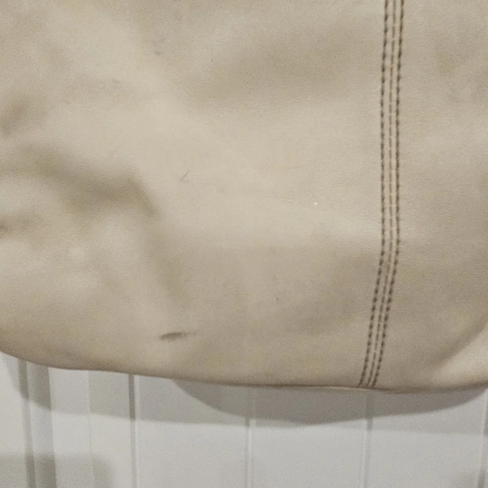 Coach Leather Cream Zipper Tote Bag - Picture 4 of 11